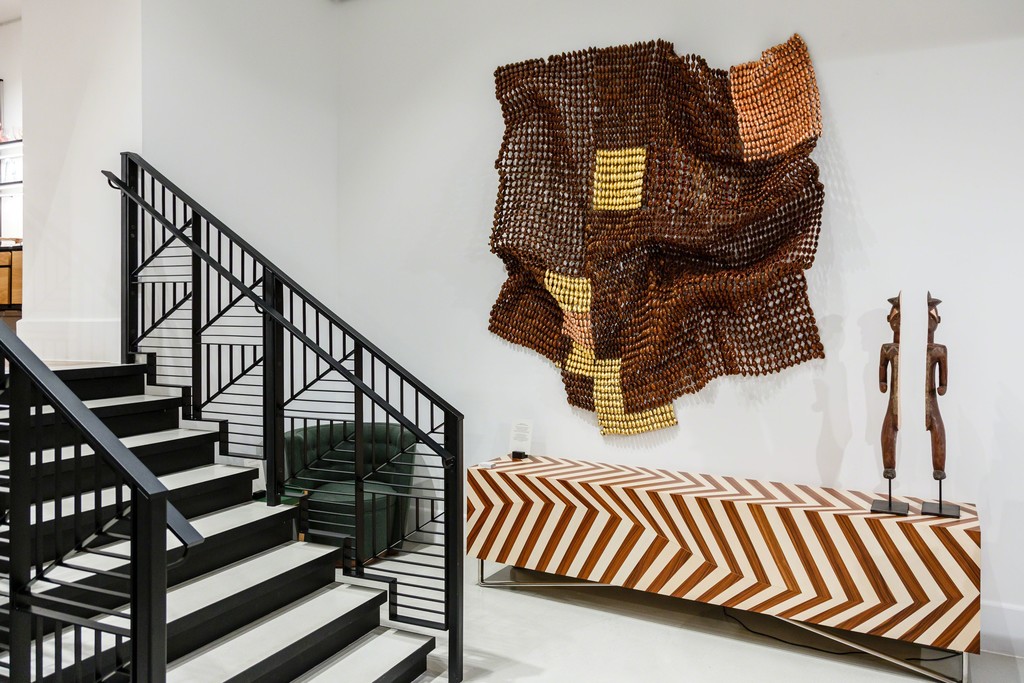Installation shot:
works by Niyi Olagunju at Linley, Belgravia Installation shot:
works by Niyi Olagunju at Linley, Belgravia
