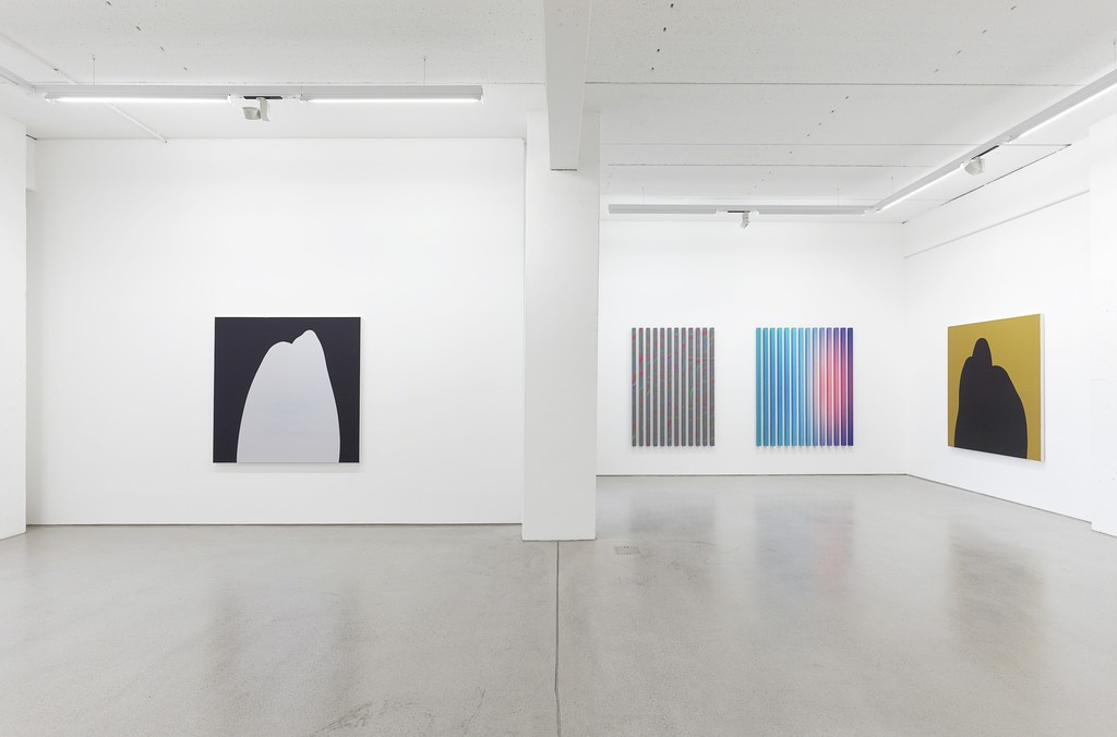 Installation view Behlau/Loesch GOOD MORNING, HALLO. Photo by Dotgain.info © the artists & G2 Kunsthalle, Leipzig. Installation view Behlau/Loesch GOOD MORNING, HALLO. Photo by Dotgain.info © the artists & G2 Kunsthalle, Leipzig.