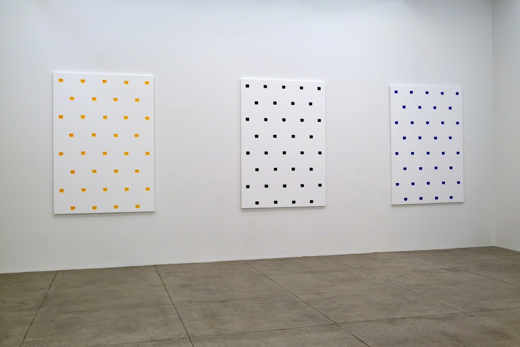 Niele Toroni
Installation View
Marian Goodman Gallery, New York
June 6 – July 30, 2015 Niele Toroni
Installation View
Marian Goodman Gallery, New York
June 6 – July 30, 2015