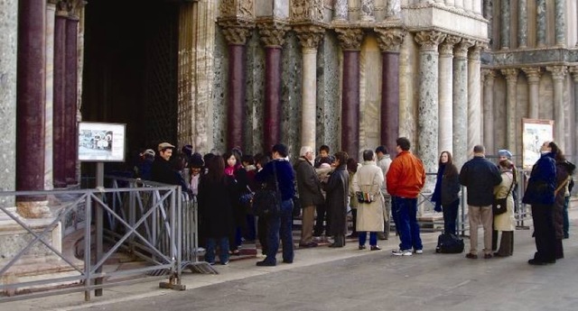 Antoni Muntadas, ‘On Translation Stand By II: Catedral’, 2006-2018, Moisés Pérez De Albéniz