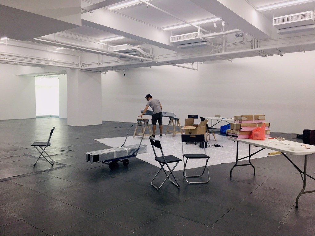 Luk working in the gallery Luk working in the gallery