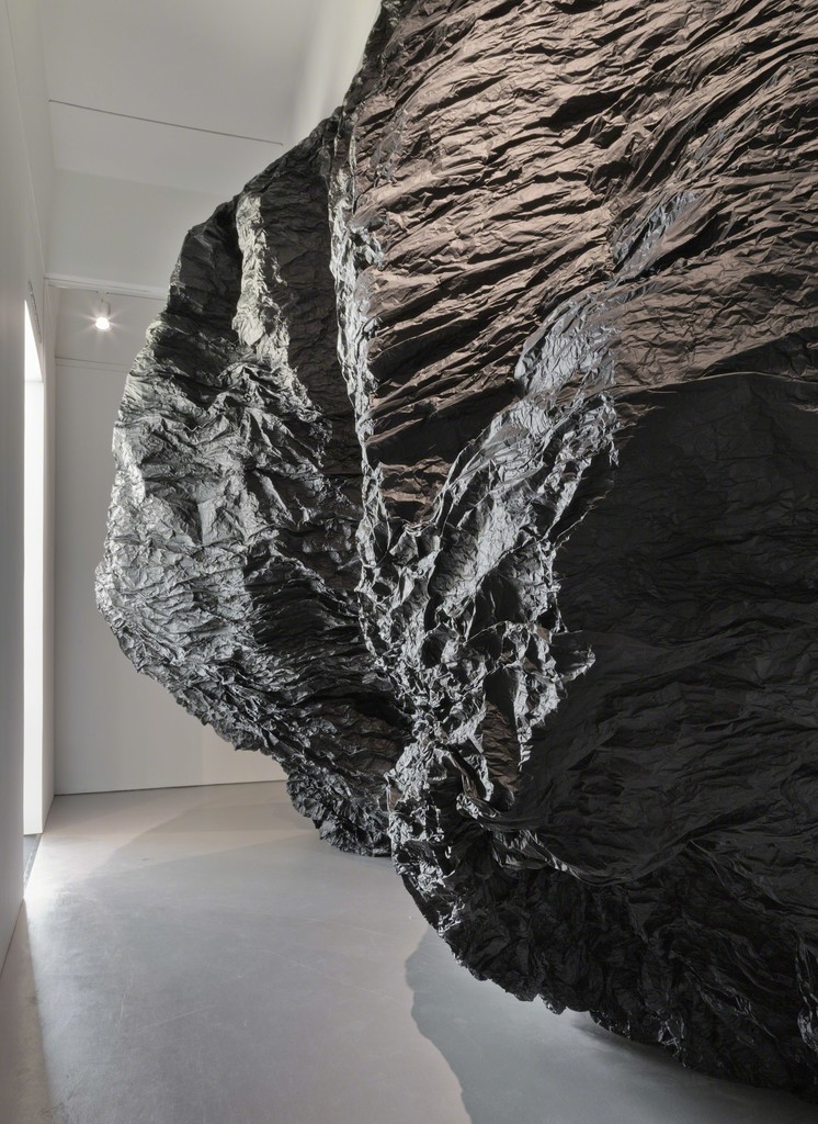 Installation view of Masterworks from the Hirshhorn Collection at the Hirshhorn Museum and Sculpture Garden, 2016. Eduardo Basualdo, The End of Ending, 2012.
Photo: Cathy Carver
Installation view of Masterworks from the Hirshhorn Collection at the Hirshhorn Museum and Sculpture Garden, 2016. Eduardo Basualdo, The End of Ending, 2012.
Photo: Cathy Carver