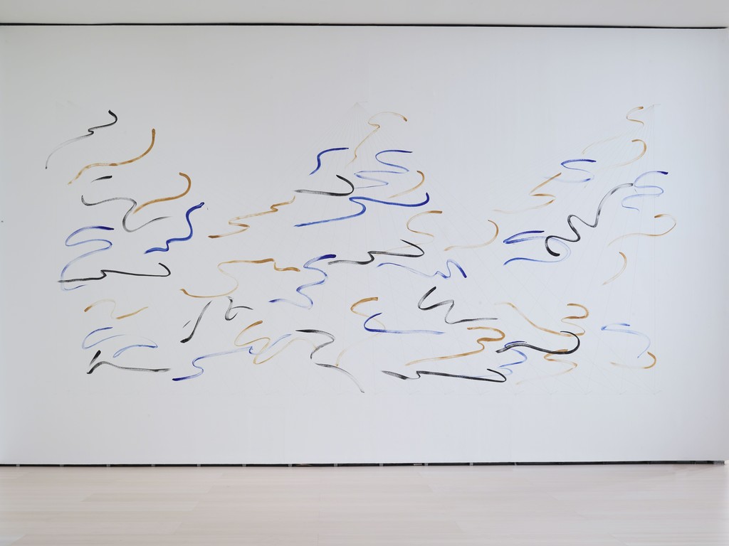 Esther Ferrer
Spatial Projects on Wall series (Serie Proyectos espaciales sobre muro),
1977/2018
Grey thread and wall paint
Site-specific dimensions
Esther Ferrer archive
© Esther Ferrer, VEGAP, Bilbao, 2018
Photo: Erika Ede
Esther Ferrer
Spatial Projects on Wall series (Serie Proyectos espaciales sobre muro),
1977/2018
Grey thread and wall paint
Site-specific dimensions
Esther Ferrer archive
© Esther Ferrer, VEGAP, Bilbao, 2018
Photo: Erika Ede