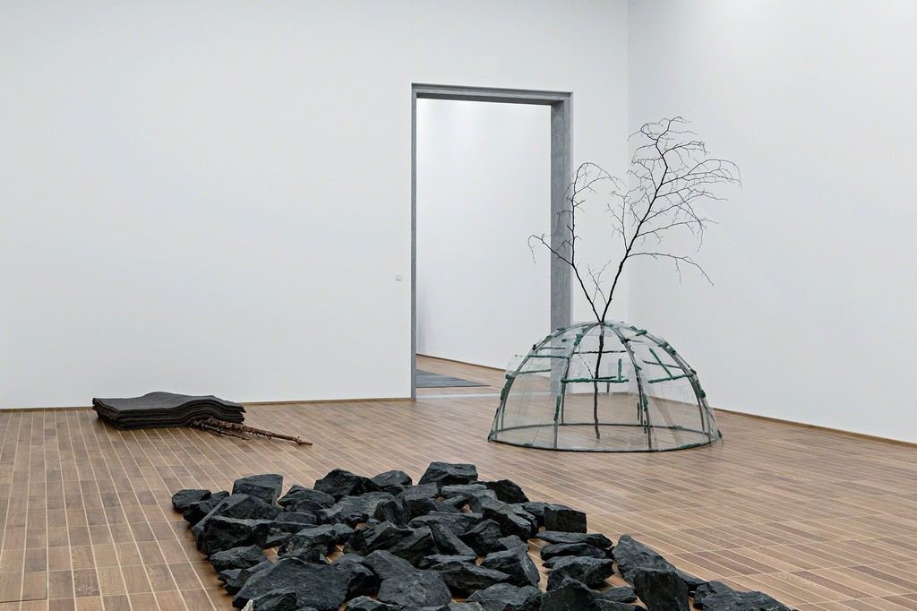 Installation view of "Sculpture on the Move 1946–2016" at the Kunstmuseum Basel Installation view of "Sculpture on the Move 1946–2016" at the Kunstmuseum Basel