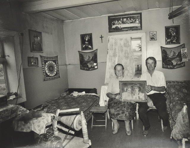 Zofia Rydet, ‘From the Sociological Record cycle. Myth of Photography (Biały Dunajec)’, 1984, Raster