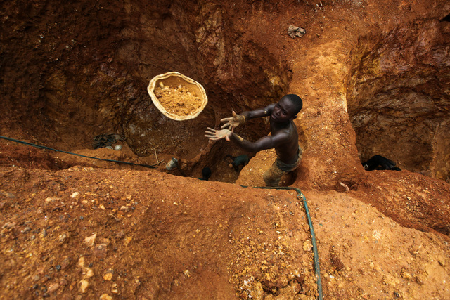 George Osodi, ‘De money (Passing gold #4)’, 2009, Photography, C-print, TAFETA