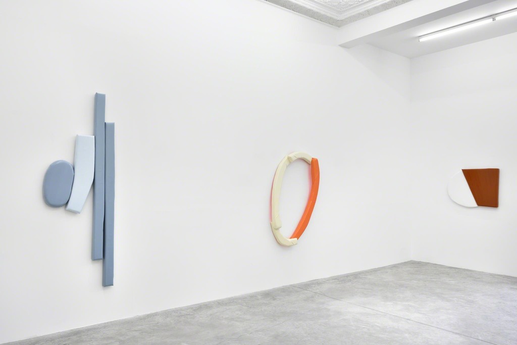Justin Adian 'Waltz' at Almine Rech Gallery in Paris
09.01 - 27.02.2016
Courtesy of the Artist and Almine Rech Gallery
Photo: Rebecca Fanuele
Justin Adian 'Waltz' at Almine Rech Gallery in Paris
09.01 - 27.02.2016
Courtesy of the Artist and Almine Rech Gallery
Photo: Rebecca Fanuele