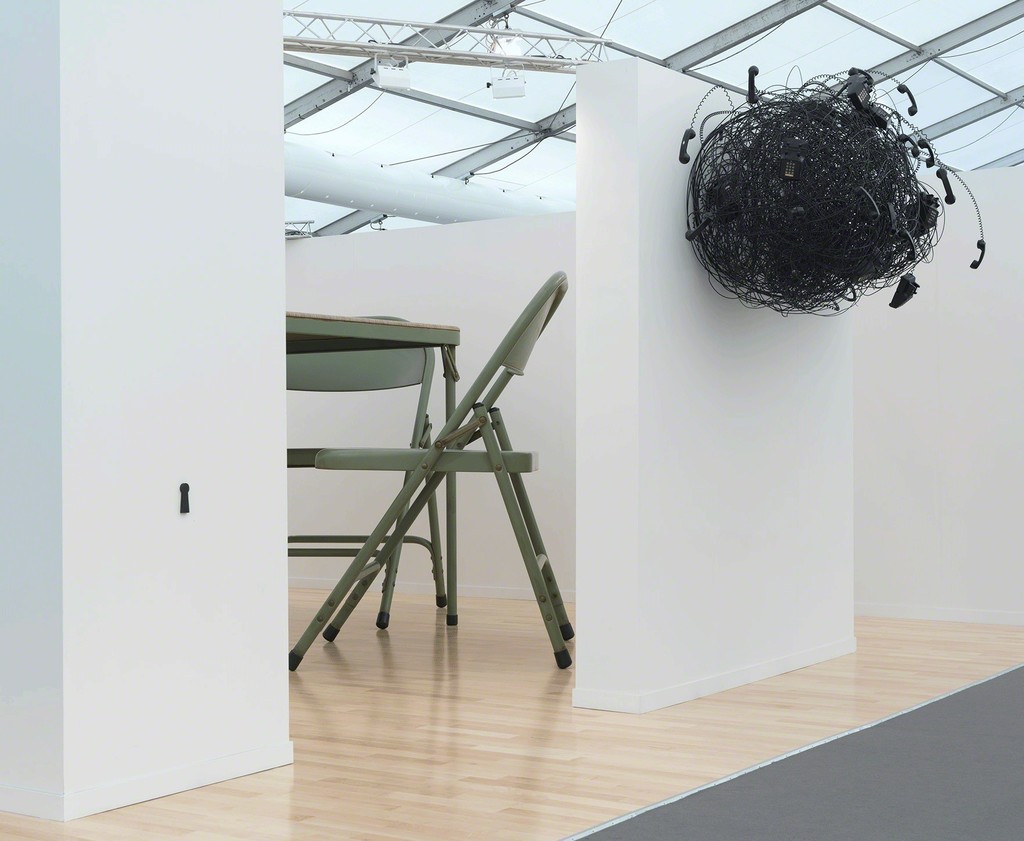 Artwork © 2018 Robert Therrien/Artists Rights Society (ARS), New York. Photography by Rob McKeever. Courtesy Gagosian. Artwork © 2018 Robert Therrien/Artists Rights Society (ARS), New York. Photography by Rob McKeever. Courtesy Gagosian.