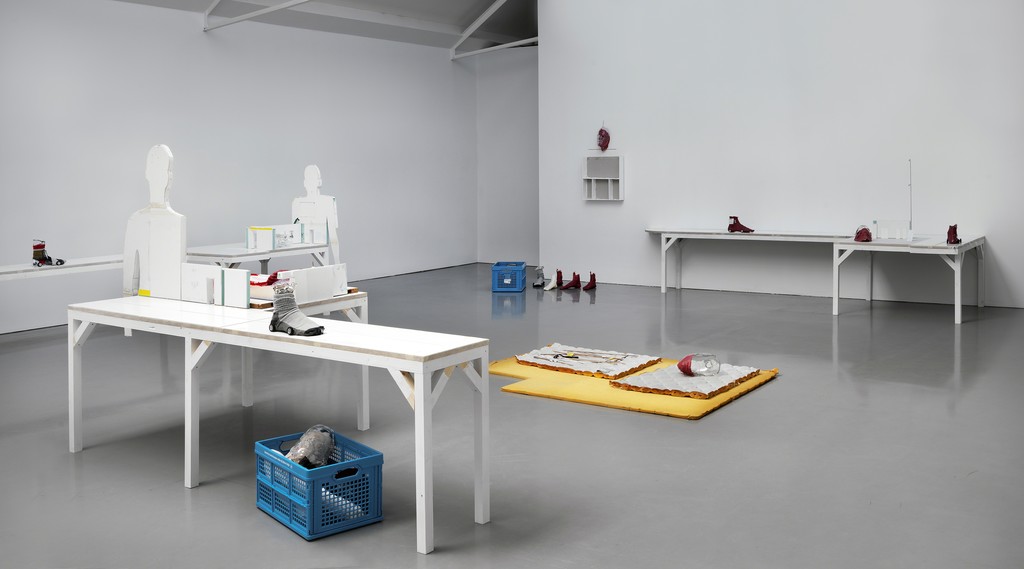 Win McCarthy, 'Gridlock Person', 2018, Galerie Fons Welters, Amsterdam, NL.
Photo: Gert Jan van Rooij Win McCarthy, 'Gridlock Person', 2018, Galerie Fons Welters, Amsterdam, NL.
Photo: Gert Jan van Rooij