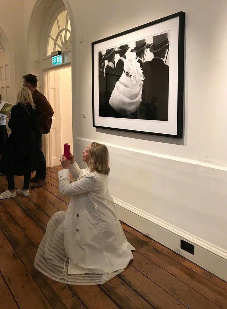 Holden Luntz Gallery, Photo London 2017
Frank Horvat's "Givenchy Hat A, For Jardin Des Modes, Paris" Holden Luntz Gallery, Photo London 2017
Frank Horvat's "Givenchy Hat A, For Jardin Des Modes, Paris"