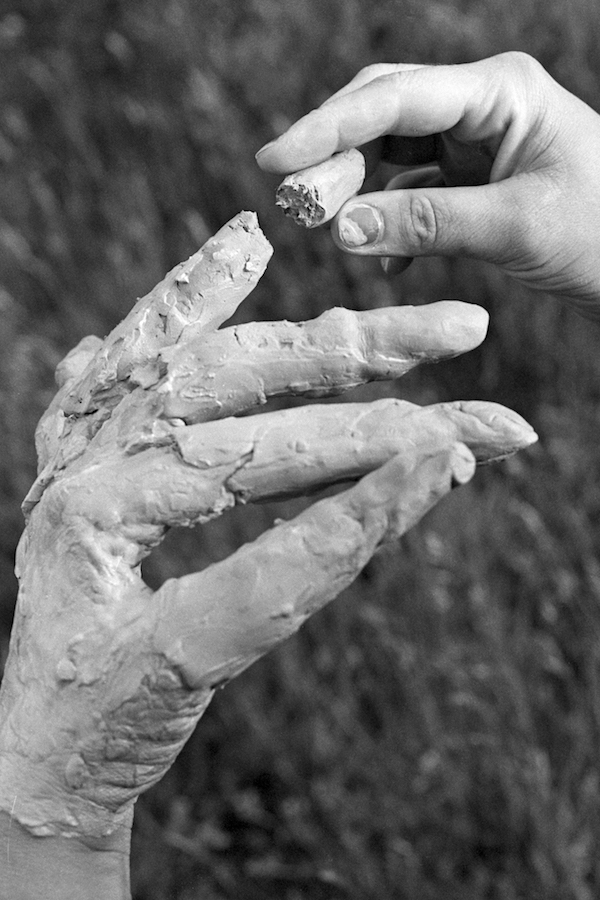 Nina Hoffmann & Kathrin Sonntag
UP IN ARMS, 2017 (Detail)
Projection of 81 diapositives
Courtesy the artists Nina Hoffmann & Kathrin Sonntag
UP IN ARMS, 2017 (Detail)
Projection of 81 diapositives
Courtesy the artists
