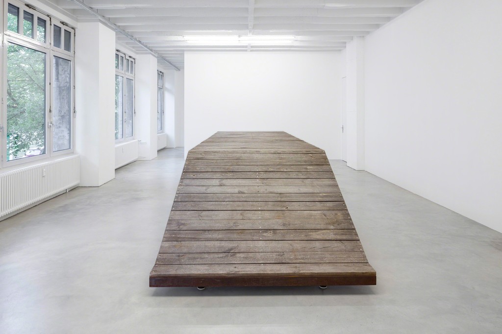 690 x 190 x 102, 2006, steel, wood, felt, 690 x 190 x 102 cm, Installation view Galerie Nordenhake Berlin 690 x 190 x 102, 2006, steel, wood, felt, 690 x 190 x 102 cm, Installation view Galerie Nordenhake Berlin