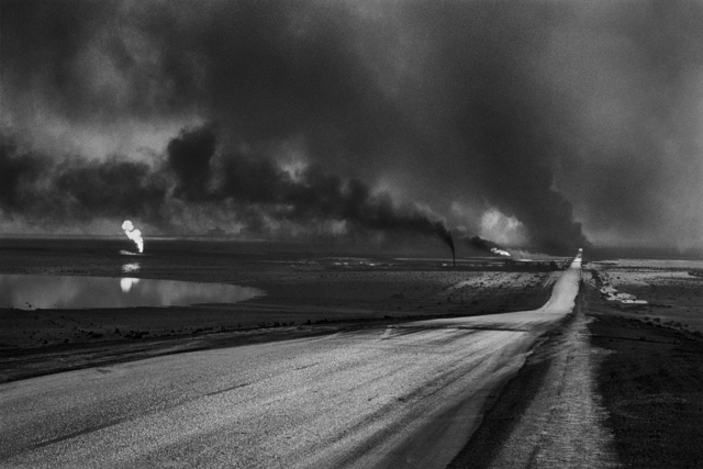 Sebastião Salgado, ‘Kuwait’, 1991, Robert Klein Gallery