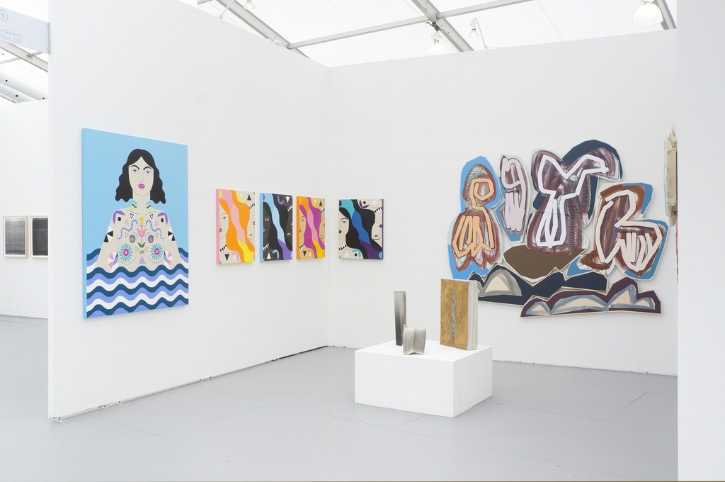 Installation view of booth B6. Caris Reid (paintings left), Justine Hill (paintings right), Nikolai Ishchuk (sculptures). Installation view of booth B6. Caris Reid (paintings left), Justine Hill (paintings right), Nikolai Ishchuk (sculptures).