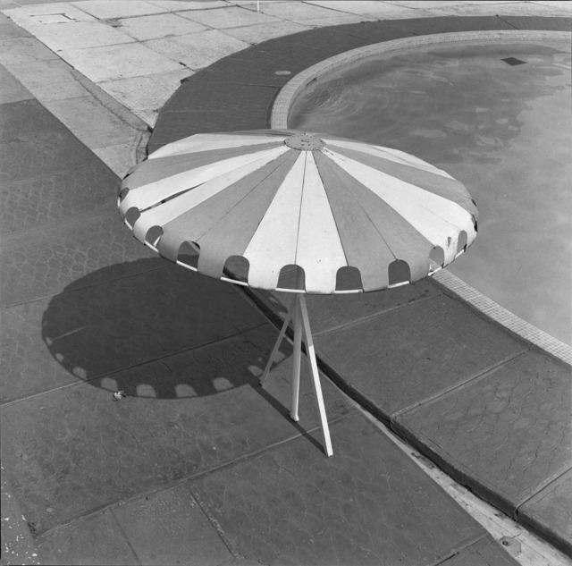 Laura Cohen, ‘Parasol Balneario Elba’, 2019, Photography, Silver gelatin print, Patricia Conde Galería