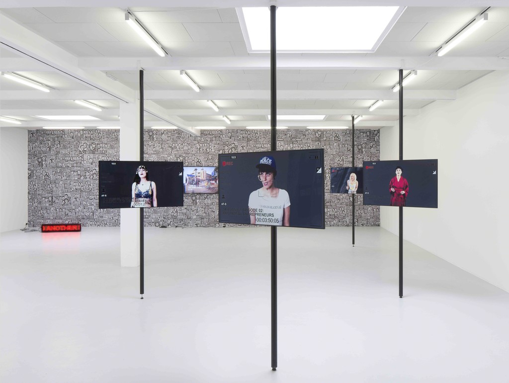 Exhibition view Anahita Razmi – Spoilers, 2018, courtesy by the artist and Kunstraum Innsbruck. Photo: Günter Richard Wett. Exhibition view Anahita Razmi – Spoilers, 2018, courtesy by the artist and Kunstraum Innsbruck. Photo: Günter Richard Wett.