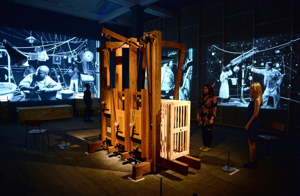Installation view of "William Kentridge: Thick Time" at Whitechapel Gallery, London (2016). Image courtesy of Whitechapel Gallery. Installation view of "William Kentridge: Thick Time" at Whitechapel Gallery, London (2016). Image courtesy of Whitechapel Gallery.