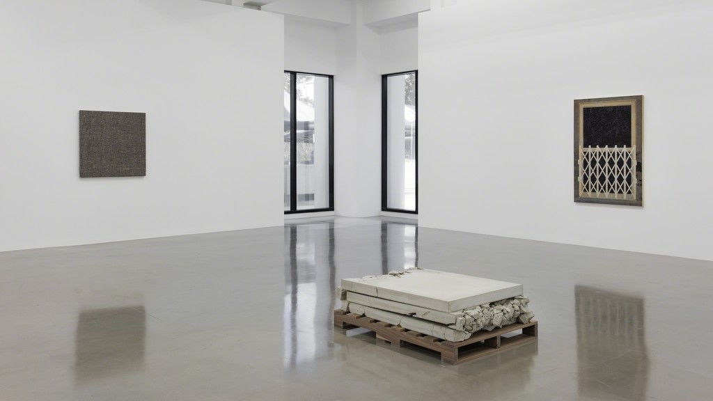 Analia Saban, Installation view, 'Folds and Faults', Sprüth Magers, Los Angeles, June 28 - August 19, 2017
© Analia Saban, Courtesy Sprüth Magers, Photography by Brian Forrest Analia Saban, Installation view, 'Folds and Faults', Sprüth Magers, Los Angeles, June 28 - August 19, 2017
© Analia Saban, Courtesy Sprüth Magers, Photography by Brian Forrest