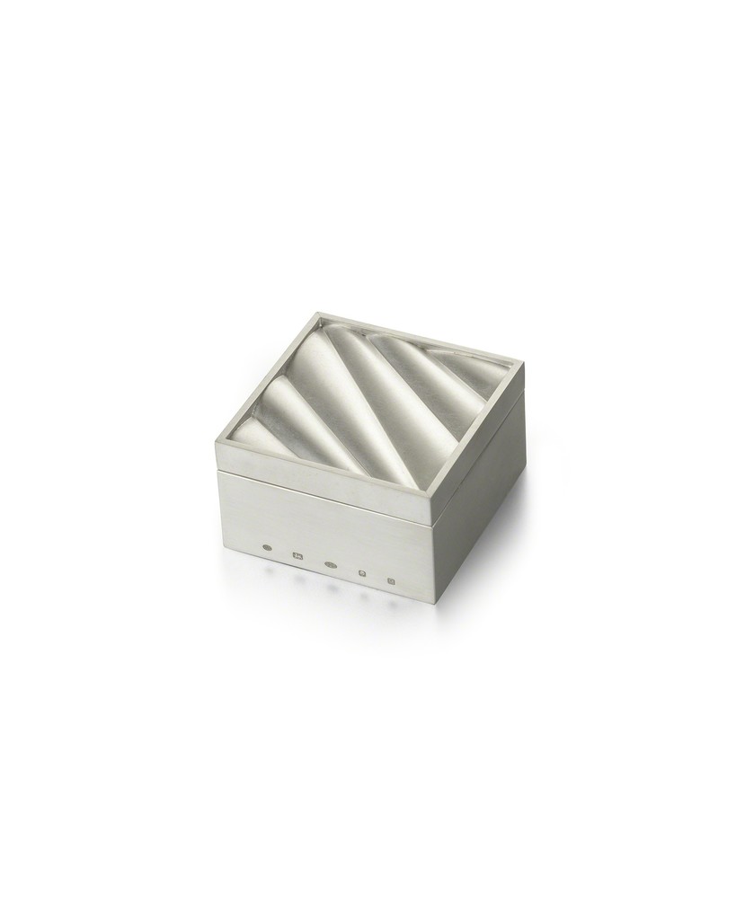 Angela Cork, Square Ripple Box 2016 Sterling Silver H73 x W73 xD44mm £2,700 Angela Cork, Square Ripple Box 2016 Sterling Silver H73 x W73 xD44mm £2,700