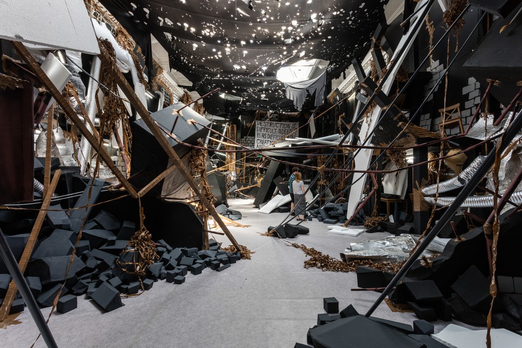 Thomas Hirschhorn, In-Between, installation view at the South London Gallery, 2015. Courtesy of Thomas Hirschhorn. Photos: Mark Blower. Thomas Hirschhorn, In-Between, installation view at the South London Gallery, 2015. Courtesy of Thomas Hirschhorn. Photos: Mark Blower.
