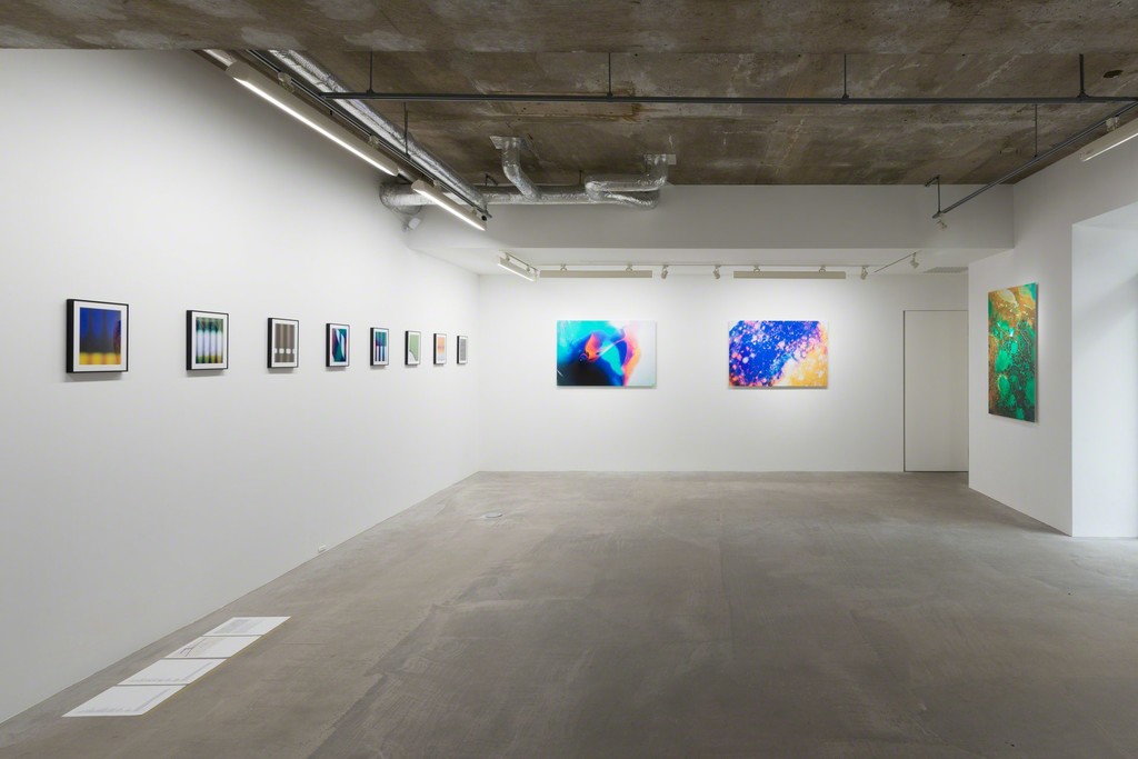 Hideo Anze "Stripe (50Hz)", Fujisaki Ryoichi "colored oil", photo: © Ken Kato
Hideo Anze "Stripe (50Hz)", Fujisaki Ryoichi "colored oil", photo: © Ken Kato