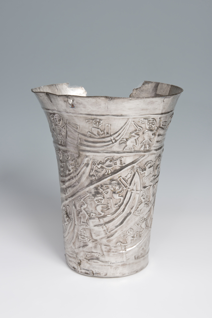 ‘Gobelet cérémoniel avec scène maritime (Ceremonial goblet with maritime scene)’, 1000-1450, Musée du quai Branly