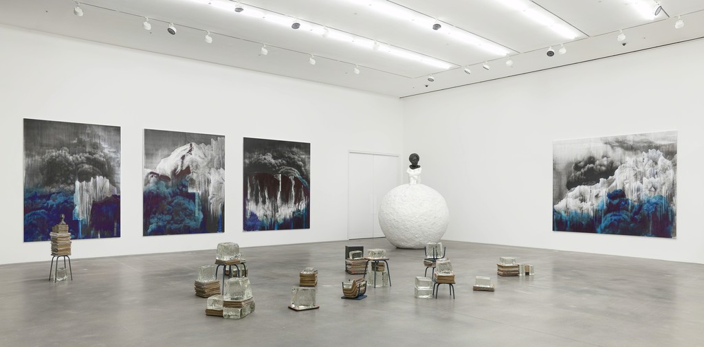 Installation view, ‘Lorna Simpson. Unanswerable’, Hauser & Wirth London, 2018 Photo: Alex Delfanne Installation view, ‘Lorna Simpson. Unanswerable’, Hauser & Wirth London, 2018 Photo: Alex Delfanne