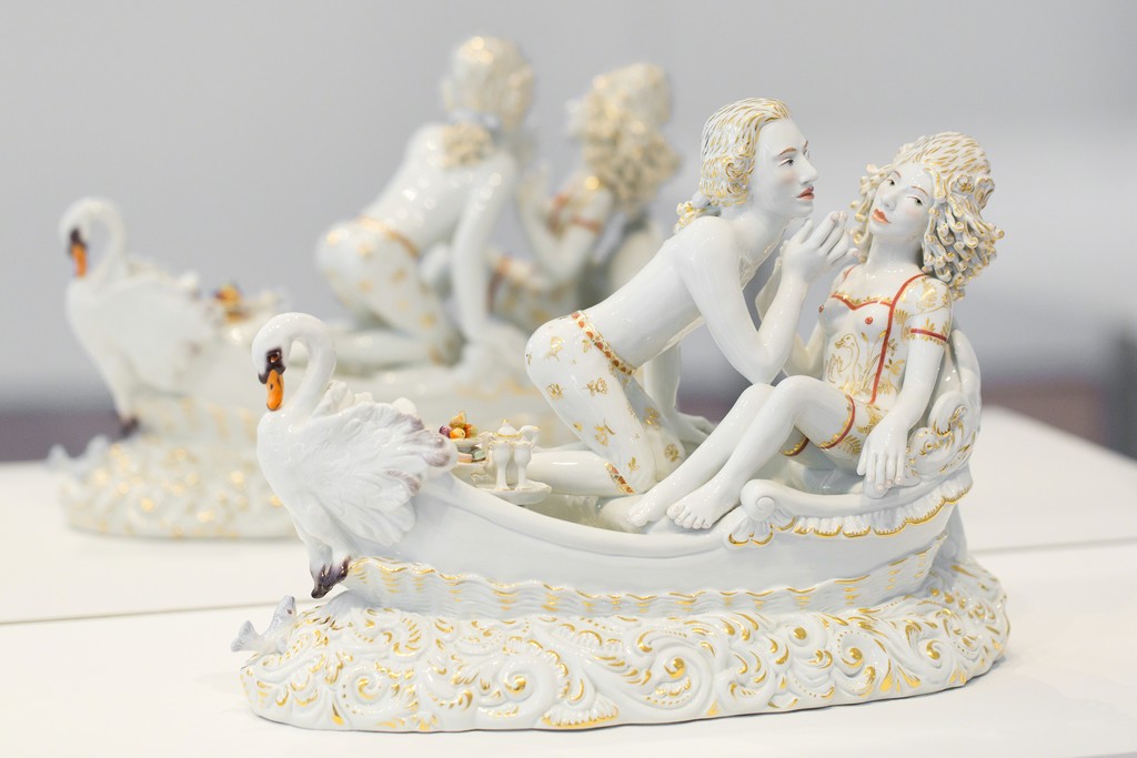 Installation view of 'Chris Antemann: Forbidden Fruit', 2016. Photo by Jenna Bascom. Courtesy of the Museum of Arts and Design. Installation view of 'Chris Antemann: Forbidden Fruit', 2016. Photo by Jenna Bascom. Courtesy of the Museum of Arts and Design.