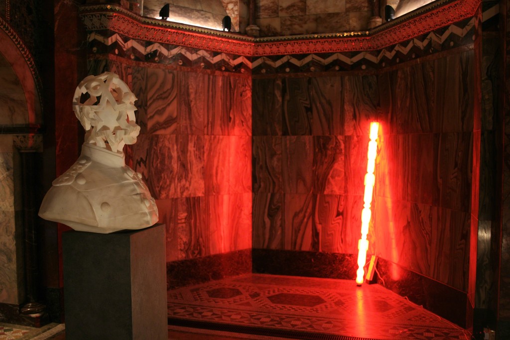 Installation view of Jonathan Owen 'Untitled' 2017 and David Batchelor 'Idiot Stick 22' 2006 at the Fitzrovia Chapel, London ( 2 - 5 October 2017) Installation view of Jonathan Owen 'Untitled' 2017 and David Batchelor 'Idiot Stick 22' 2006 at the Fitzrovia Chapel, London ( 2 - 5 October 2017)