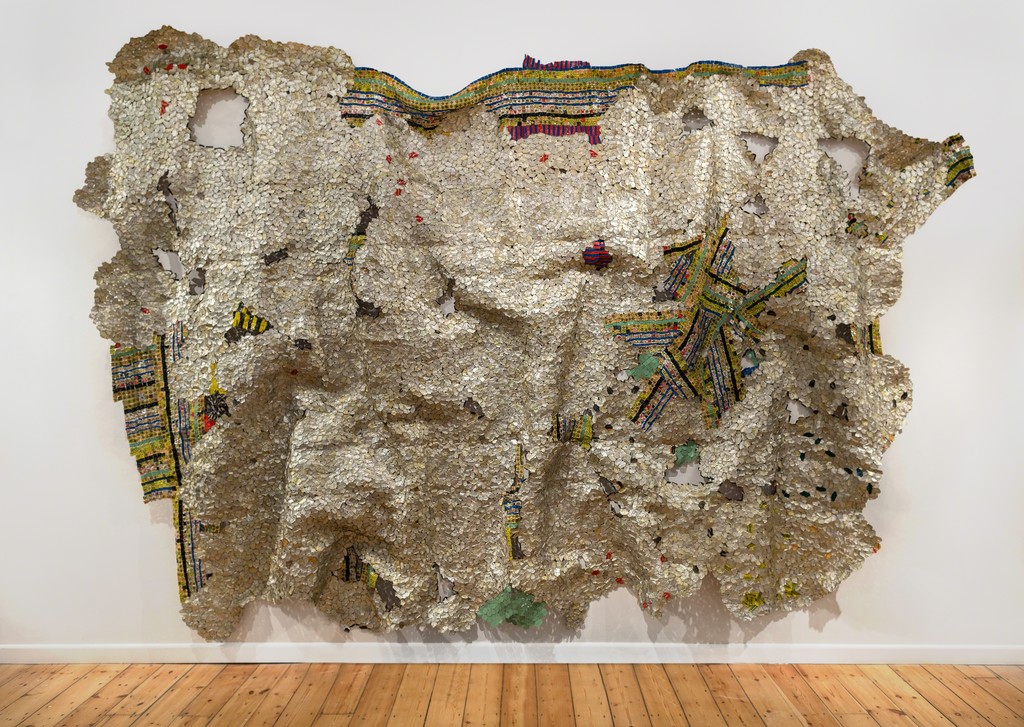 El Anatsui, Timespace 2014, Aluminium and copper wire 325 x 495 cm Photo Jonathan Greet Image courtesy October Gallery, London. El Anatsui, Timespace 2014, Aluminium and copper wire 325 x 495 cm Photo Jonathan Greet Image courtesy October Gallery, London.