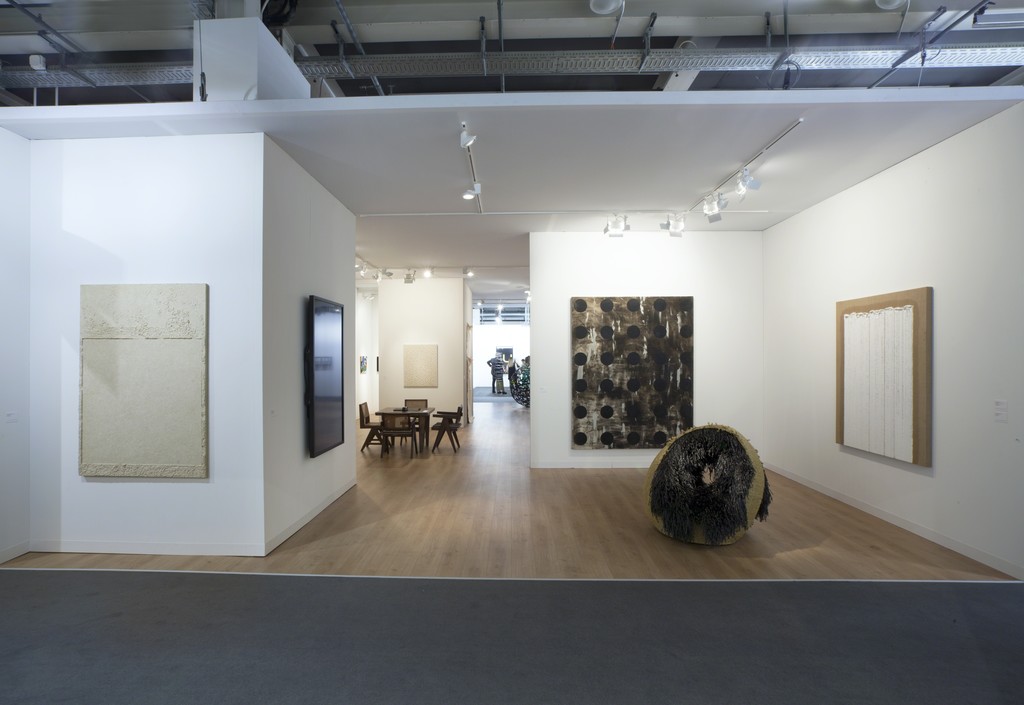 Kukje Gallery & Tina Kim Gallery, Art Basel 2017 in Basel, Courtesy of Kukje Gallery & Tina Kim Gallery, Photo: Sebastiano Pellion Di Persano Kukje Gallery & Tina Kim Gallery, Art Basel 2017 in Basel, Courtesy of Kukje Gallery & Tina Kim Gallery, Photo: Sebastiano Pellion Di Persano