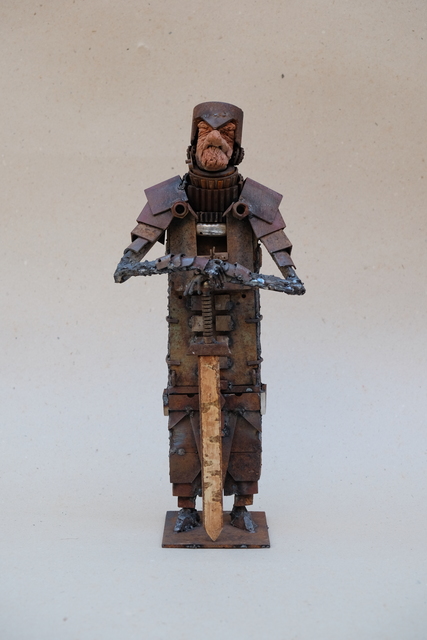 Pedro Luis Cuellar, ‘Rey viejo / Old king’, 2018, Sculpture, Mud, welded steel, ArteMorfosis - Cuban Art Platform