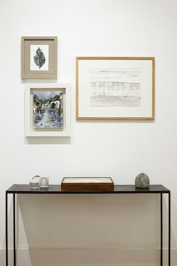 Works by Spencer Fung, clockwise from top: Small Green Leaf Study, 2016, watercolour on card, image size 24 x 15 cm.; Jurassic Cliffs, 2016, watercolour on paper, 52 x 62 cm. ; Rock Pool II, 2017, watercolour on canvas, 43.5 x 37 cm.
On the console: Anna Hughes, Untitled, 2014, soapstone, 13 x 13.5 x 10 cm.
Exhibition Photography: Matt Spour | All rights reserved. Works by Spencer Fung, clockwise from top: Small Green Leaf Study, 2016, watercolour on card, image size 24 x 15 cm.; Jurassic Cliffs, 2016, watercolour on paper, 52 x 62 cm. ; Rock Pool II, 2017, watercolour on canvas, 43.5 x 37 cm.
On the console: Anna Hughes, Untitled, 2014, soapstone, 13 x 13.5 x 10 cm.
Exhibition Photography: Matt Spour | All rights reserved.