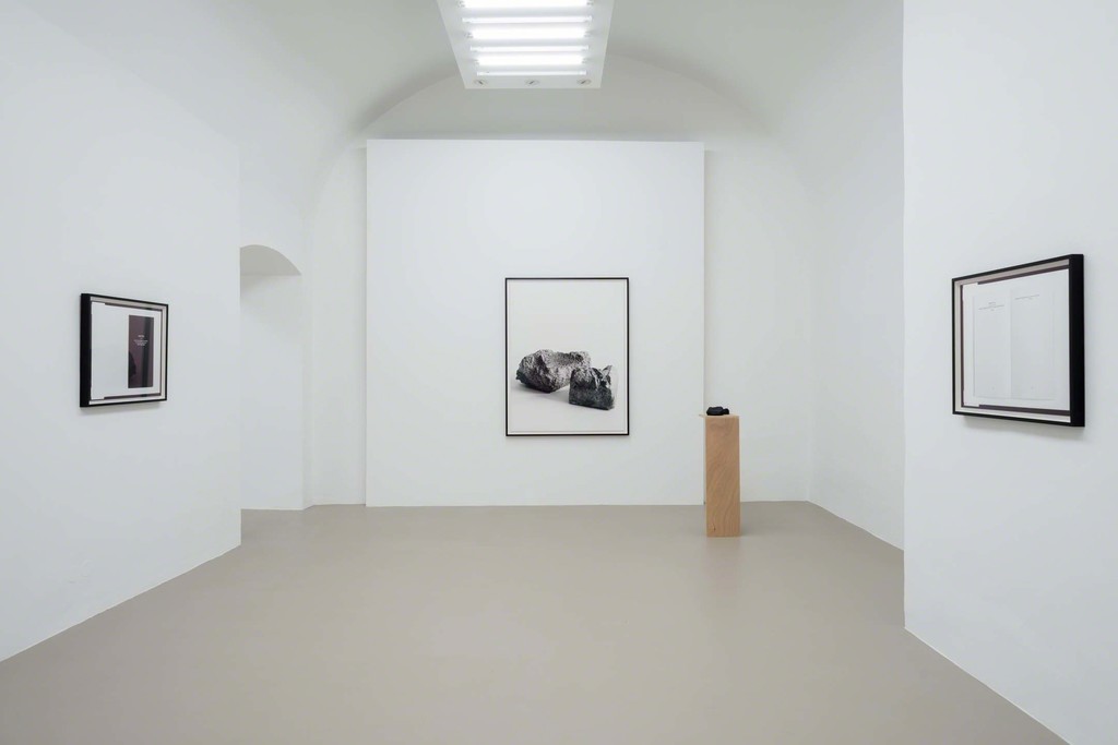 Dorit Margreiter, Exhibition view, Neue Räume, Charim Galerie Wien, 2016 Dorit Margreiter, Exhibition view, Neue Räume, Charim Galerie Wien, 2016