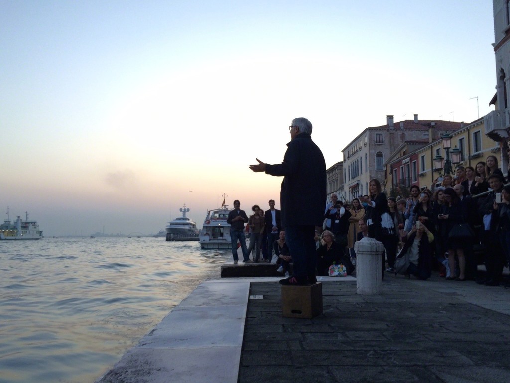 Saâdane Afif. The Laguna's Tribute (A Corner Speaker in Venice), 2015 © Fondation Galeries Lafayette Saâdane Afif. The Laguna's Tribute (A Corner Speaker in Venice), 2015 © Fondation Galeries Lafayette