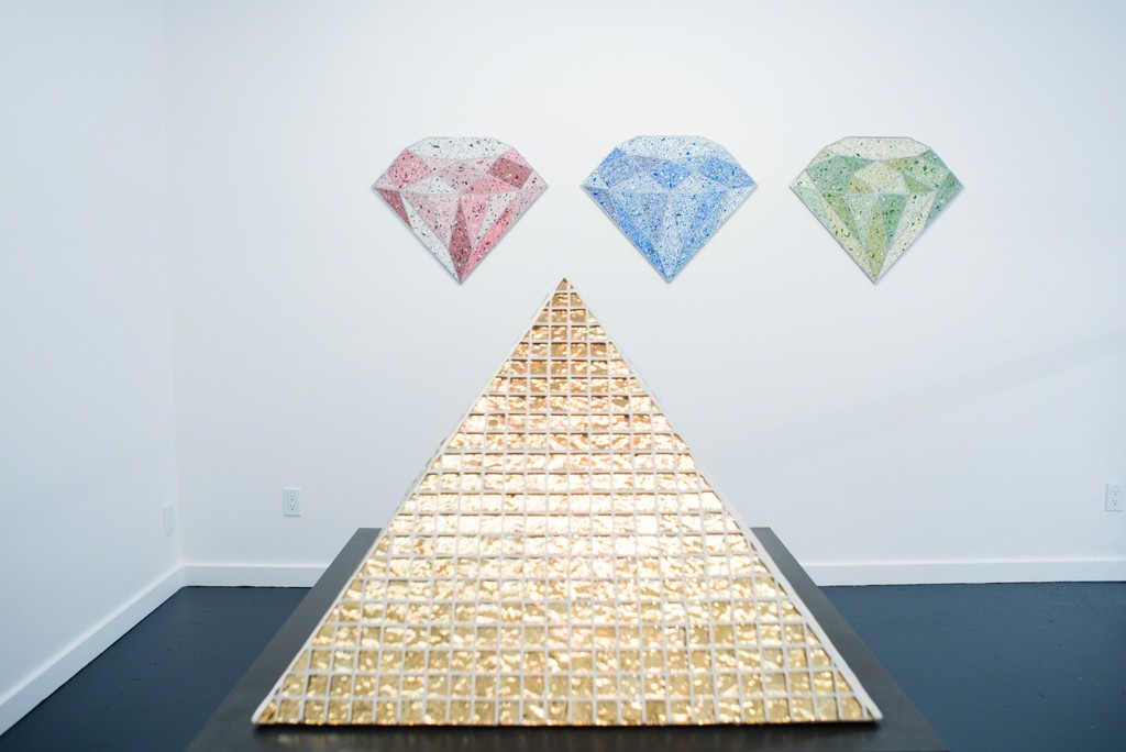 Hadar Kleiman, "PREMIUM EMPORIUM," 2017, installation view. Hadar Kleiman, "PREMIUM EMPORIUM," 2017, installation view.