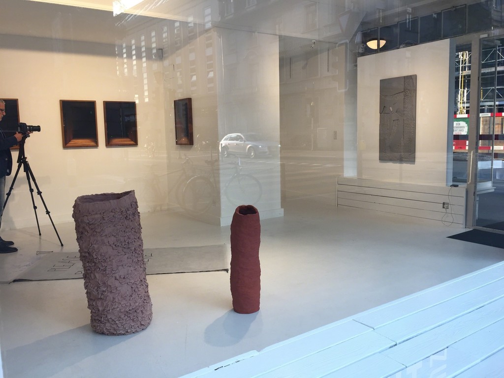 Installation Shot ADD SPACE BETWEEN Sophie Dupont, Karin Kurzmeyer, Sofie Thorsen, Theis Wendt Installation Shot ADD SPACE BETWEEN Sophie Dupont, Karin Kurzmeyer, Sofie Thorsen, Theis Wendt