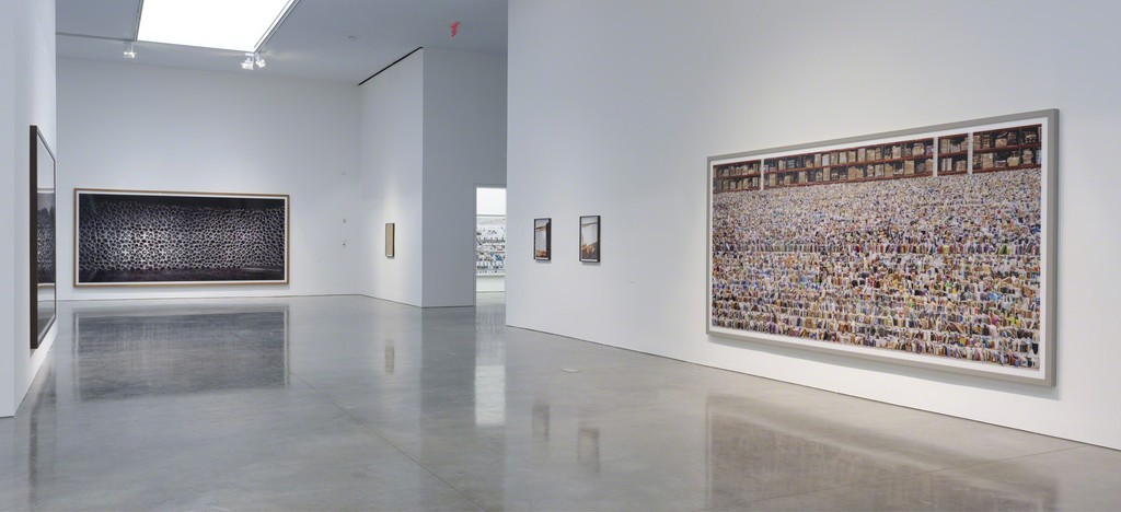 © Andreas Gursky / 2016 Artists Rights Society (ARS), New York / VG Bild-Kunst, Bonn. Photo by Rob McKeever. Courtesy Gagosian. © Andreas Gursky / 2016 Artists Rights Society (ARS), New York / VG Bild-Kunst, Bonn. Photo by Rob McKeever. Courtesy Gagosian.