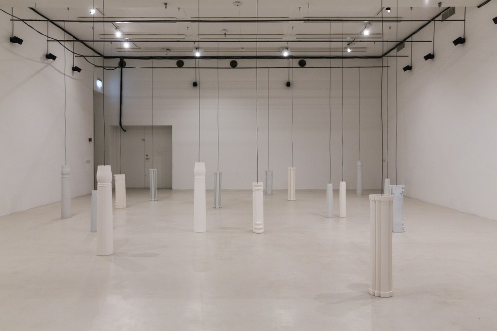 Ursula Nistrup, Resonating Pillars (installation photo). Photo: Lior Zilberstein. Ursula Nistrup, Resonating Pillars (installation photo). Photo: Lior Zilberstein.