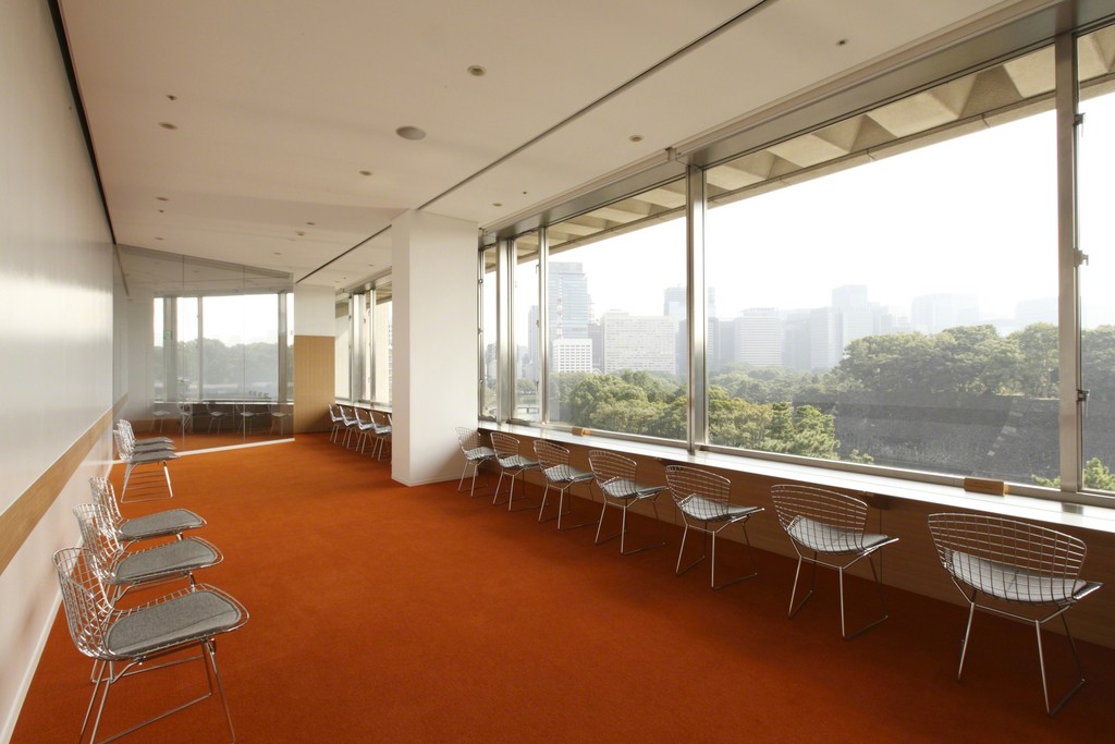 Installation view of "A Room With A View" at The National Museum of Modern Art, Tokyo. Photo: Kioku Keizo Installation view of "A Room With A View" at The National Museum of Modern Art, Tokyo. Photo: Kioku Keizo