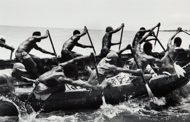 Alfred Eisenstaedt | Tribesman paddling cargo of cocoa from beaches to ...