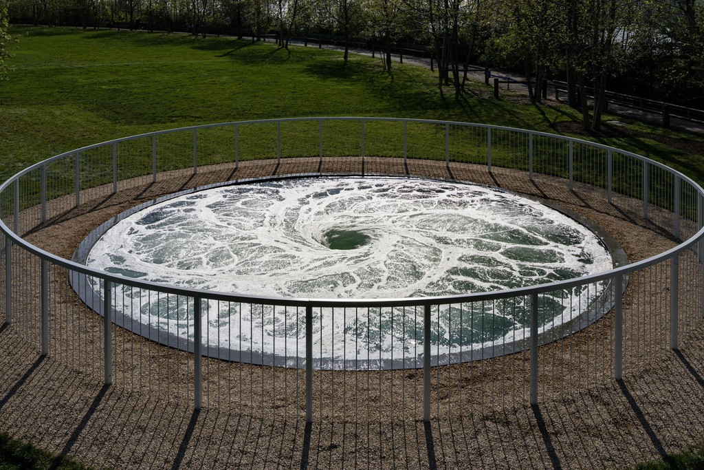 Anish Kapoor
Descension, 2014
Brooklyn Bridge Park, New York, 2017
Photo: James Ewing, Public Art Fund, NY
© Anish Kapoor, 2017
Anish Kapoor
Descension, 2014
Brooklyn Bridge Park, New York, 2017
Photo: James Ewing, Public Art Fund, NY
© Anish Kapoor, 2017