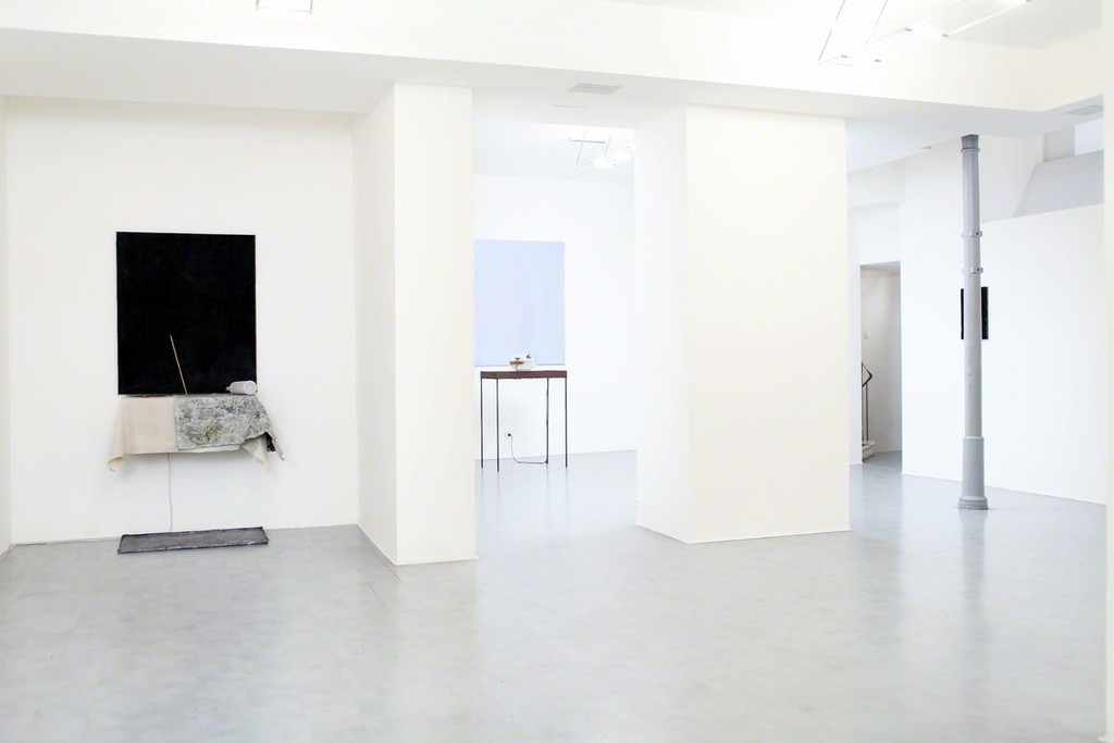 Exhibition view - Pier Paolo Calzolari - Che ne è del sogno Exhibition view - Pier Paolo Calzolari - Che ne è del sogno