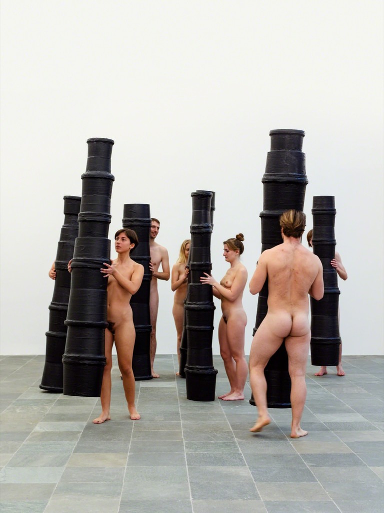 Performance "Paris Refake Seven Columns" by Richard Hoeck, Photo: © Belvedere, Vienna Performance "Paris Refake Seven Columns" by Richard Hoeck, Photo: © Belvedere, Vienna