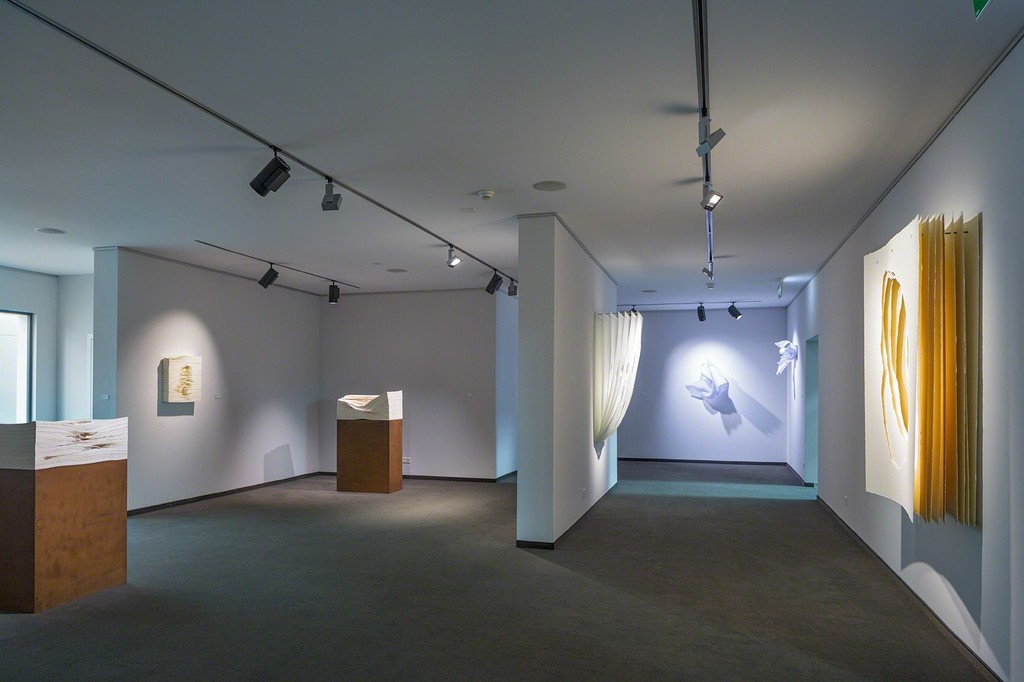Exhibition space on the ground floor with works by Angela Glajcar (photo: Markus Beyeler) Exhibition space on the ground floor with works by Angela Glajcar (photo: Markus Beyeler)