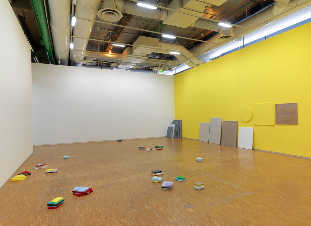 Installation view of "Claude Rutault: D'où je viens, où je suis, où je vais" at Centre Pompidou, Paris (2015-2016) Photo: G. Meguerditchian Installation view of "Claude Rutault: D'où je viens, où je suis, où je vais" at Centre Pompidou, Paris (2015-2016) Photo: G. Meguerditchian