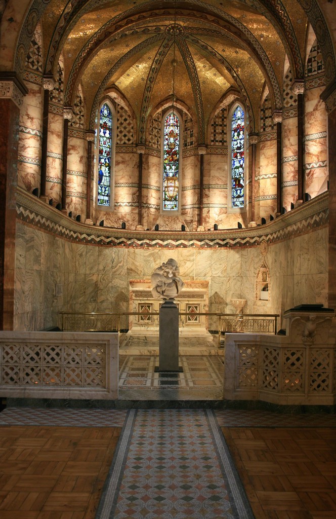 Installation view of Jonathan Owen 'Untitled' 2017 Ingleby at the Fitzrovia Chapel, London ( 2 - 5 October 2017) Installation view of Jonathan Owen 'Untitled' 2017 Ingleby at the Fitzrovia Chapel, London ( 2 - 5 October 2017)