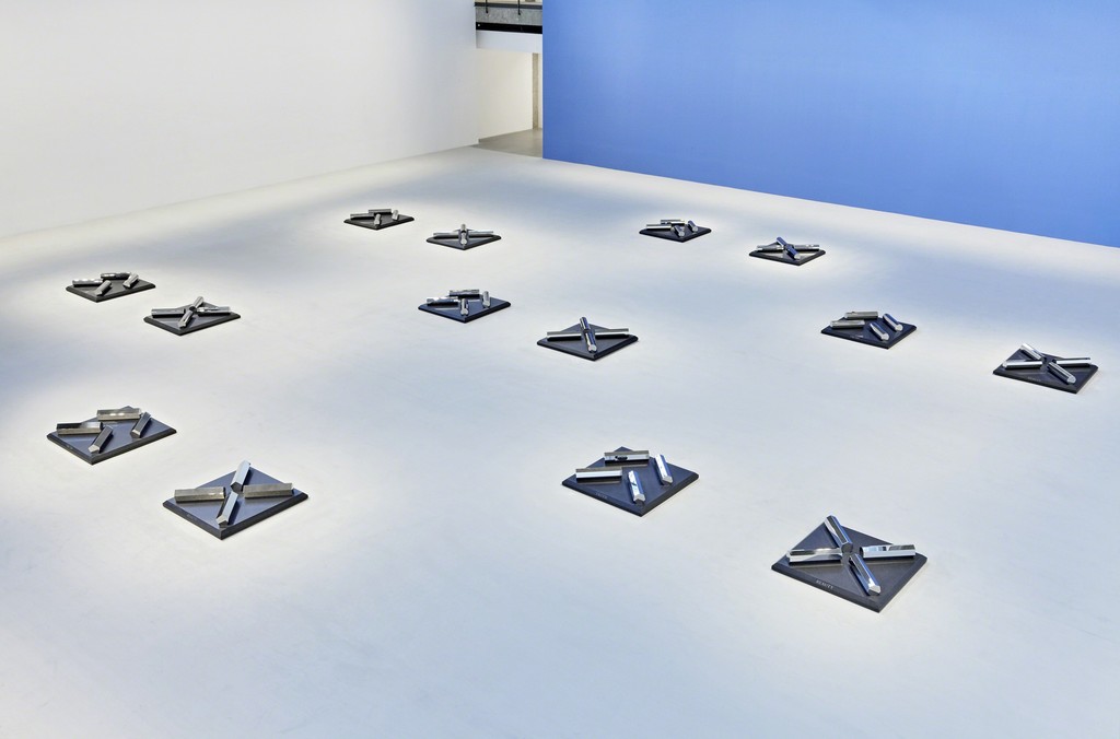 © The Estate of Walter De Maria. Courtesy Gagosian. Photo by Thomas Lannes. © The Estate of Walter De Maria. Courtesy Gagosian. Photo by Thomas Lannes.