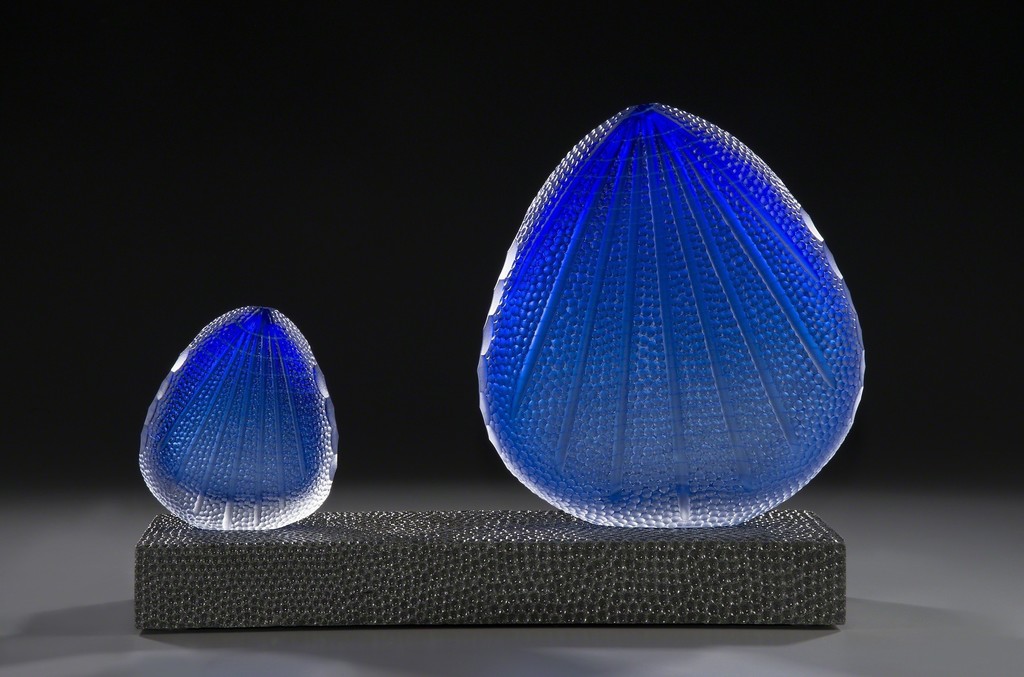 ADAM WAIMON - Deep see blossoms - Blown and carved glass, slate - 12" x 17" x 6" ADAM WAIMON - Deep see blossoms - Blown and carved glass, slate - 12" x 17" x 6"