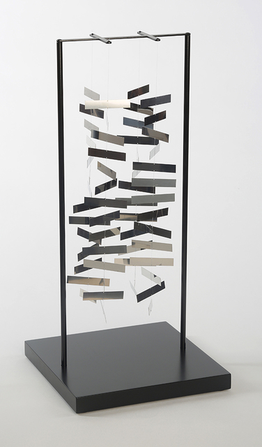 Julio Le Parc, ‘Mobile rectangle dans l'espace’, 1967-2009, Sculpture, Metalic structure and hanging mirrors, Galería RGR